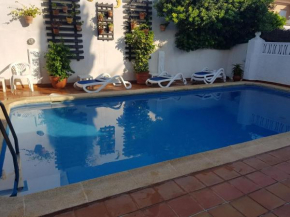 GRAN ADOSADO CON PISCINA PRIVADA en ZONA MUY TRANQUILA
